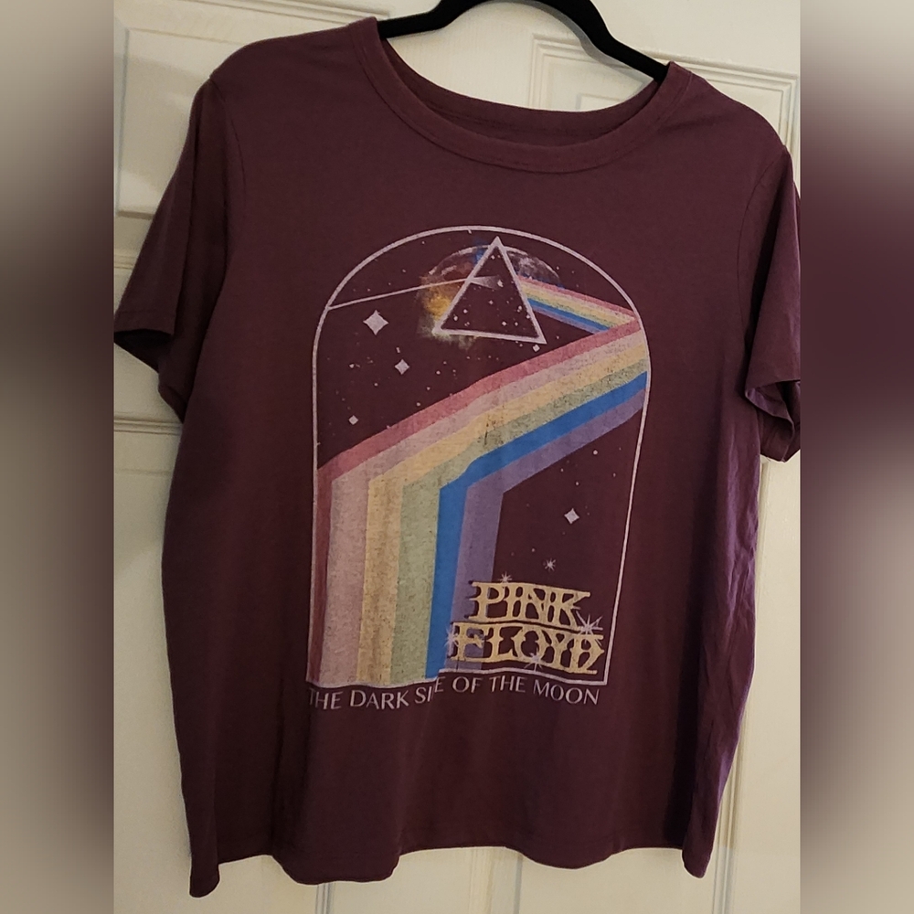 Pink Floyd Short Sleeve Tee in Maroon with Multicolor Prism Graphic